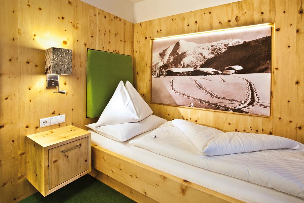Landhotel Alpenhof フィルツモース 部屋 写真